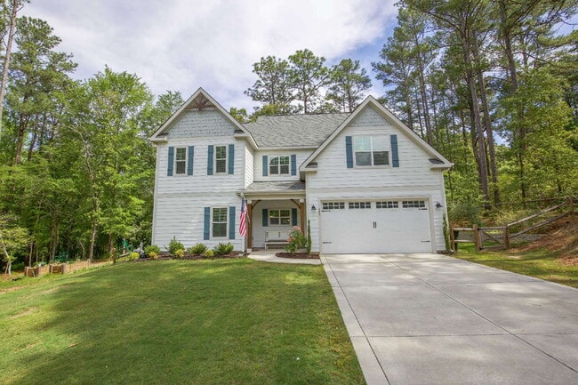 Photo - "Charming 4-Bedroom Retreat with Fireplace and 3 Full Baths in Aberdeen!"