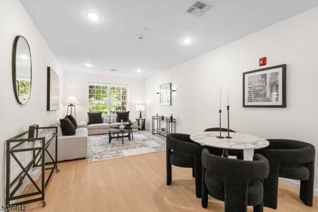70 Ridgedale Ave Unit 205