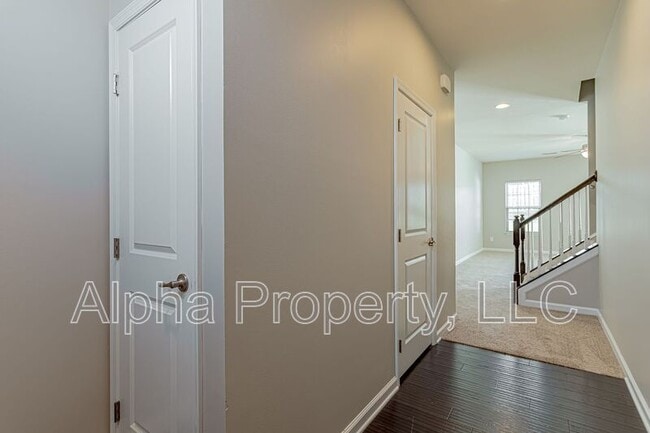 Photo - 125 Middleby Way