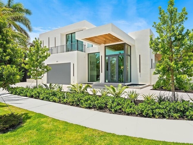 Photo - 2657 NE 34th St