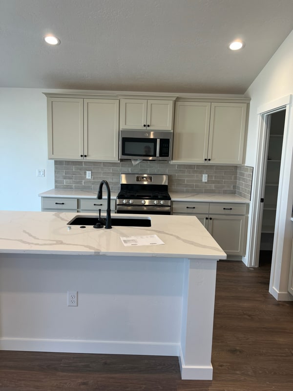 Photo - 19280 Geneva Wy