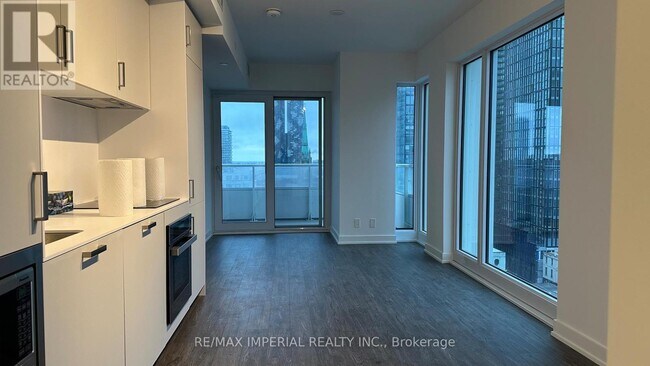 Photo - 88 Queen St E Unité 1210