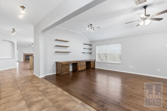 Photo - 420 Torrington Dr