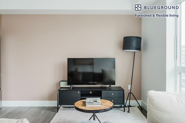 Photo - 104 12th Ave Unit FL6-ID755