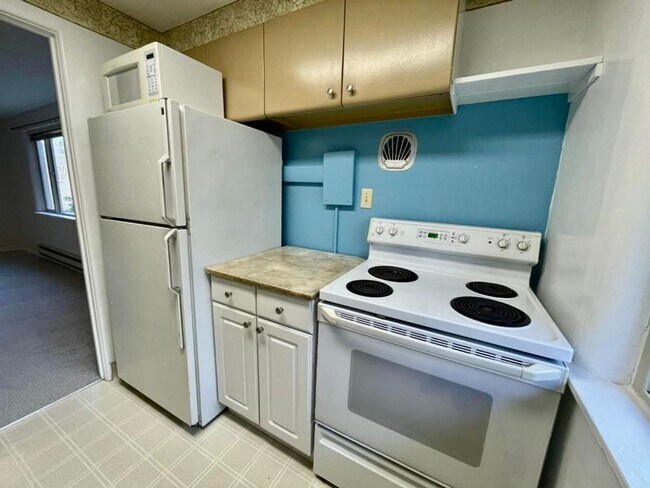 Photo - One Bedroom Condo Near University of Washi...