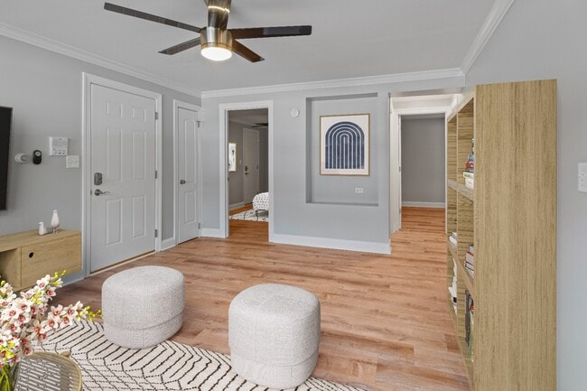 Photo - Updated 2 Bed in Lake Bluff | Parking Included | Pet Friendly | Top Schools Unit A