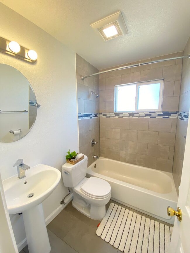 Photo - 1409 Carleton St Unit C