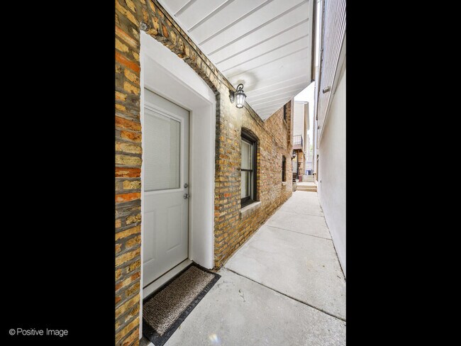 Photo - 1445 N Mohawk St Unit LL