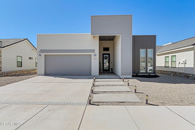 Building Photo - 325 Playa Vis St