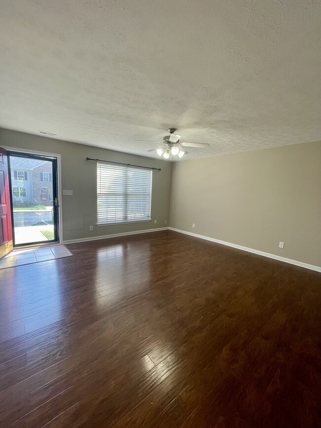 Photo - 1031 Middle View Dr