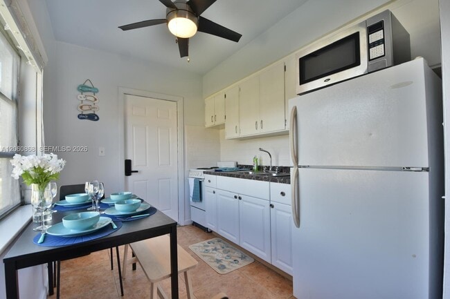 Photo - 250 SE Park St Unit 1