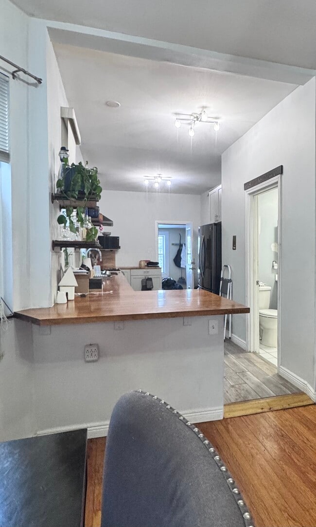 Photo - 2559 W Fullerton Ave Unit 2E