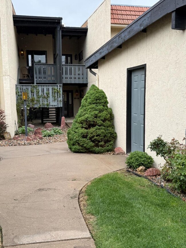 Photo - 1118 Fontmore Rd