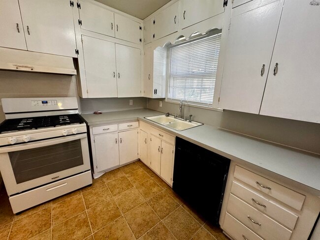 Photo - 1816 Wilson Ave
