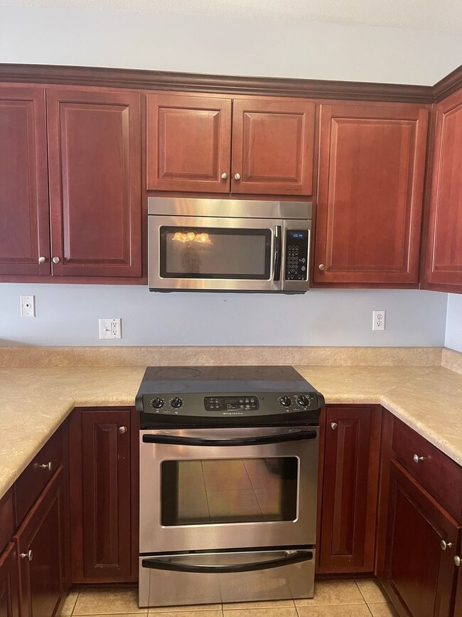 Photo - Eagle Landing Subdivision - Hardwood Flooring!  1/2 Off 1st Month Rent w/12 Month Lease.