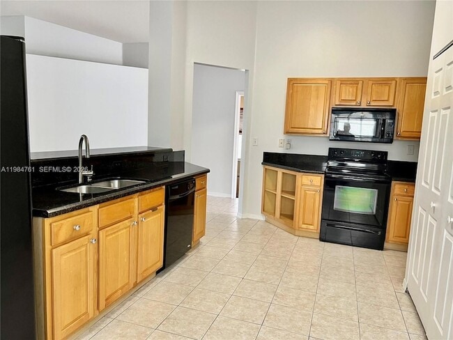 Photo - 11854 SW 8th St