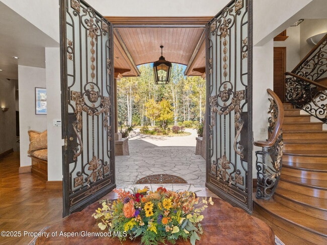 Photo - 715 Willoughby Way