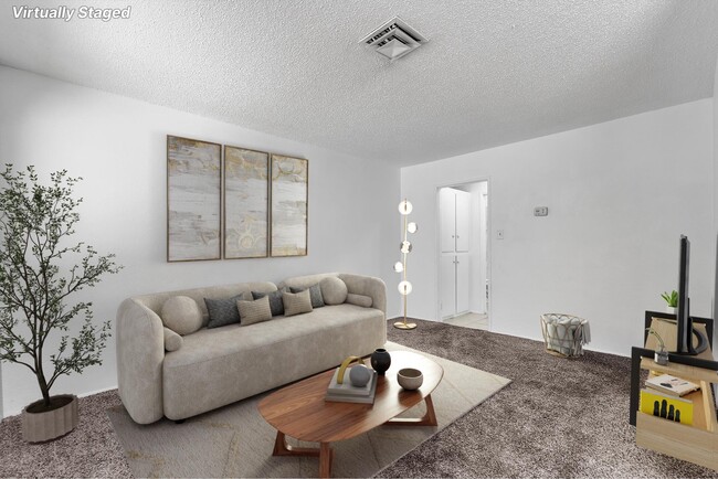 Building Photo - 2508 E Mesquite Ave