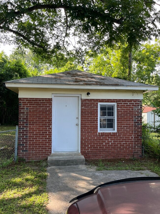 Photo - 1422 Poplar St Unit Guesthouse