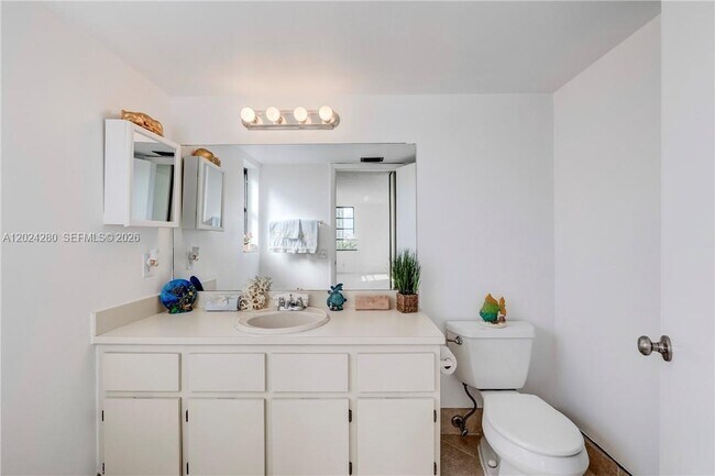 Photo - 2205 S Cypress Bend Dr Unidad 508
