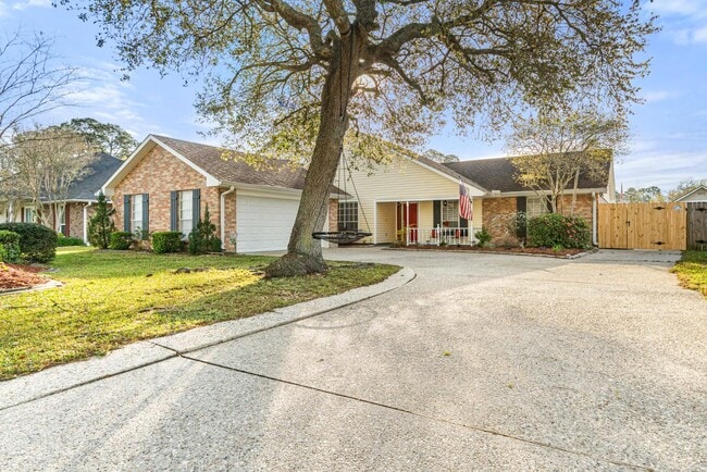 Building Photo - 115 Aberdeen Dr