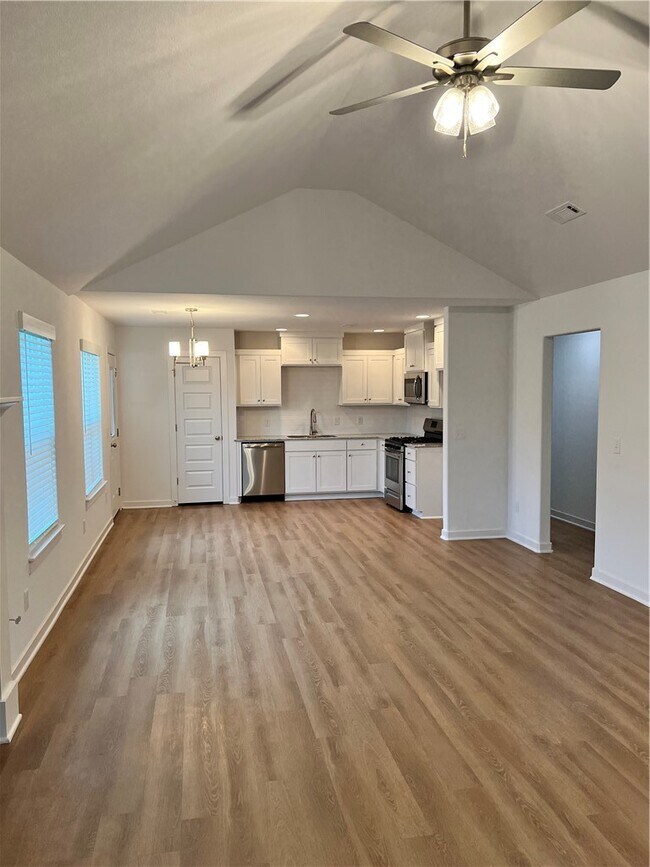 Photo - 590 N Cresswell Dr