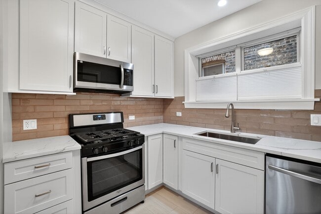 Building Photo - 2703 W Ardmore Ave Unit #1E