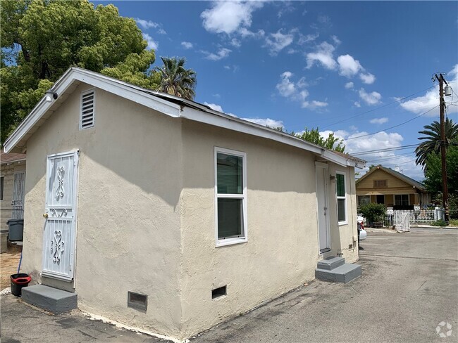 Building Photo - 130 S Giovanola Ave Rental
