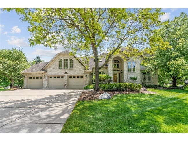 6210 Deerwood Cir N