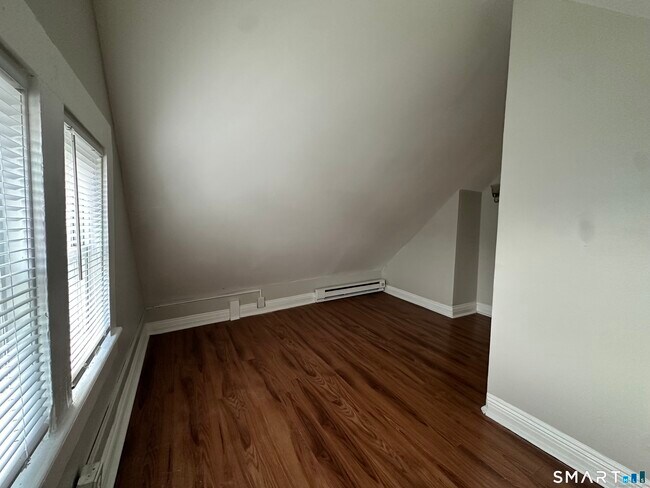 Photo - 76-78-78 Sanford Ave Unit 3rd Fl