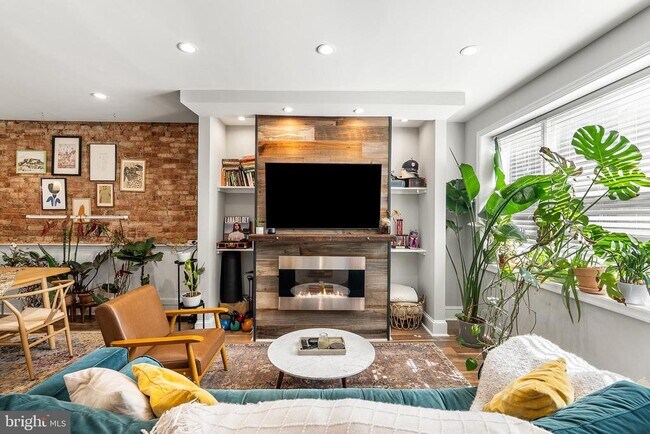 Photo - 1316 Dorrance St