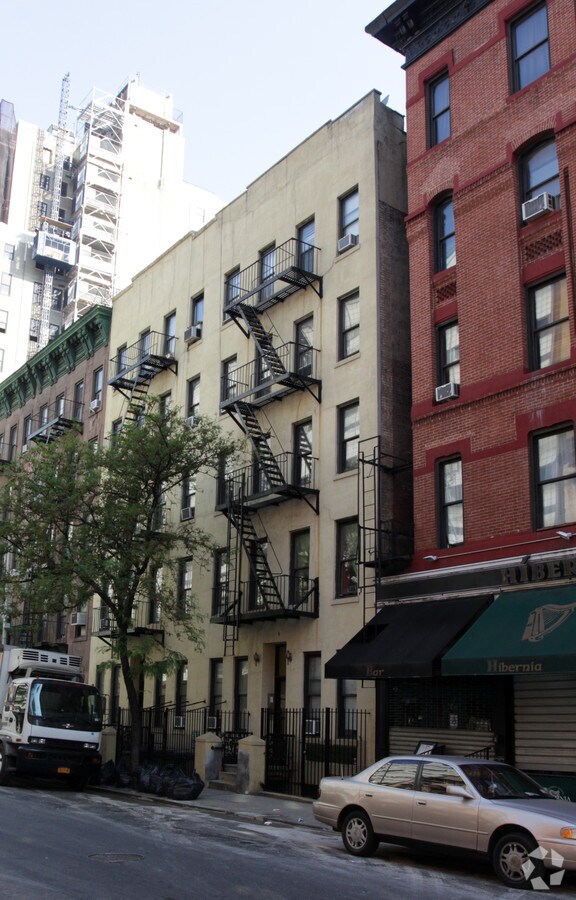 Primary Photo - 405 West 50 Street