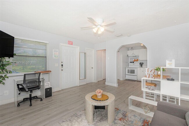 Photo - 201 Columbus Pkwy Unit A