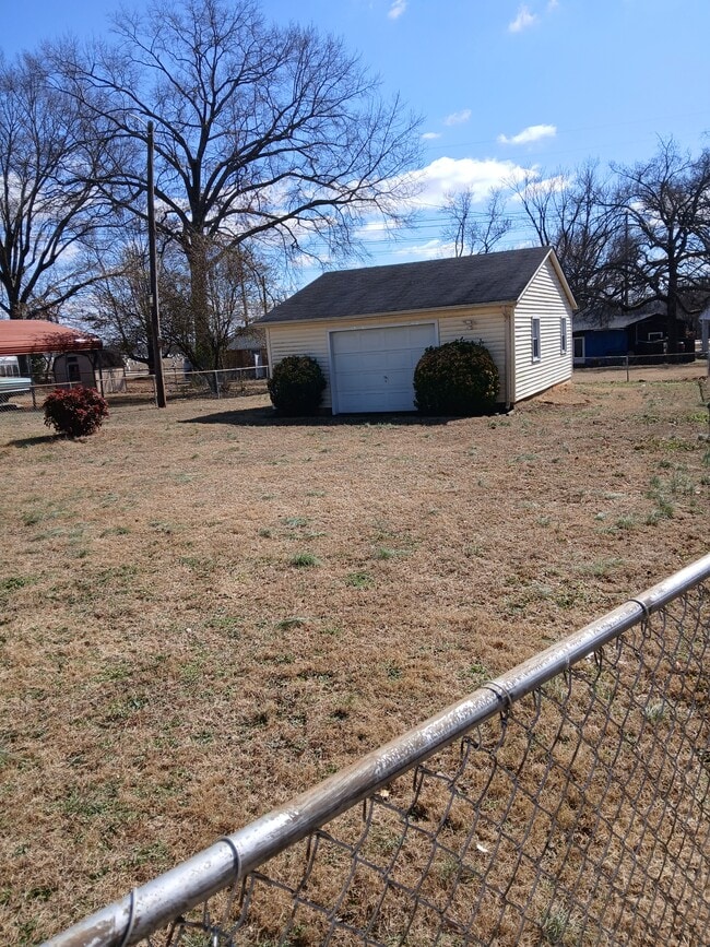 Photo - 339 Terry Ave