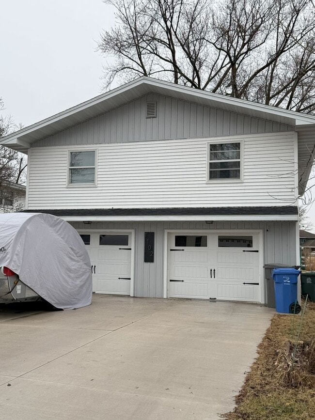 Photo - Lake Livin' - 3 Bed / 1.5 bath house on Lake Monona Channel