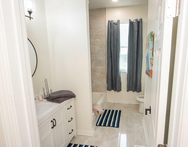 Photo - 1855 Oliver Ave