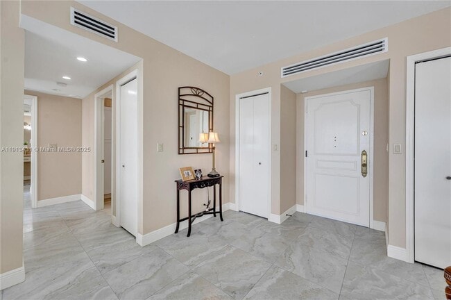 Photo - 5055 Collins Ave Unit 14M