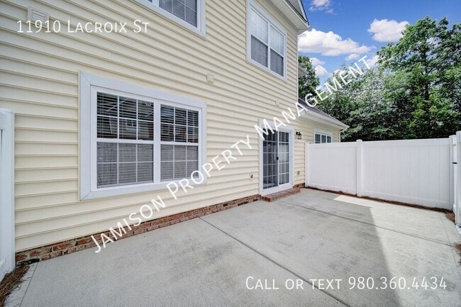 Photo - 11910 Lacroix St