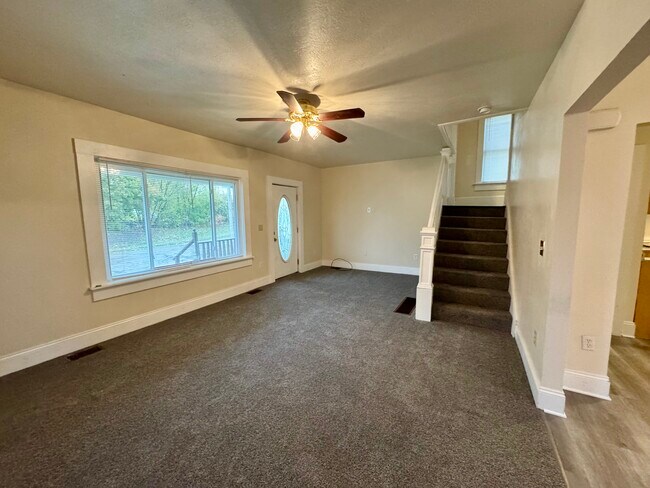 Photo - 2442 16th St NE