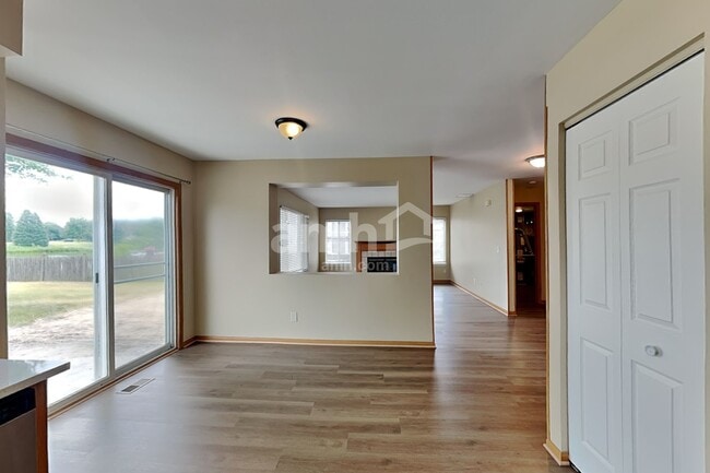 Photo - 14233 S Hillsdale Ct