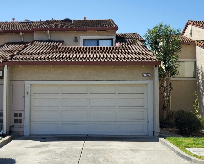 Photo - 37763 Cedar Blvd