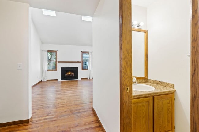 Photo - 1556 Faraday Cir