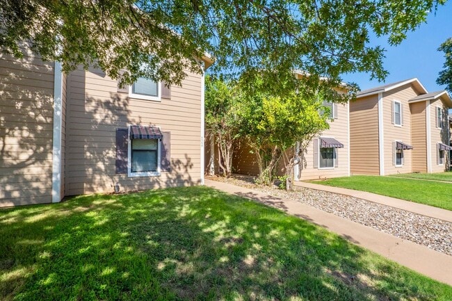 Photo - Fully Remodeled Townhome with Loft and Pri...