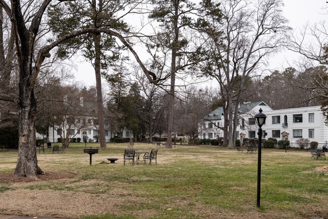 Photo - 1700 N Elm St Unit I3