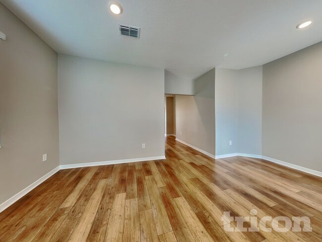 Photo - 6092 Dolostone Dr