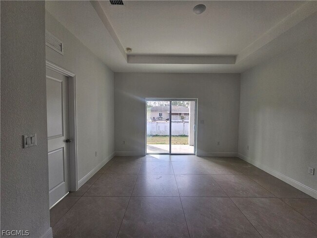 Photo - 8753 Buckingham Rd