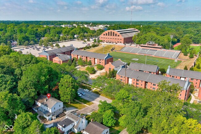 Photo - 5043 Boulevard Pl