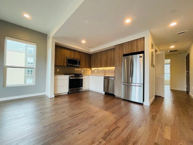 Building Photo - 119 Hyde Park Ave Unit B Rental