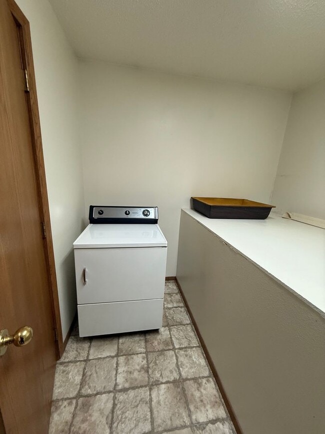 Photo - Sunrise Estates - 215 Unit #4