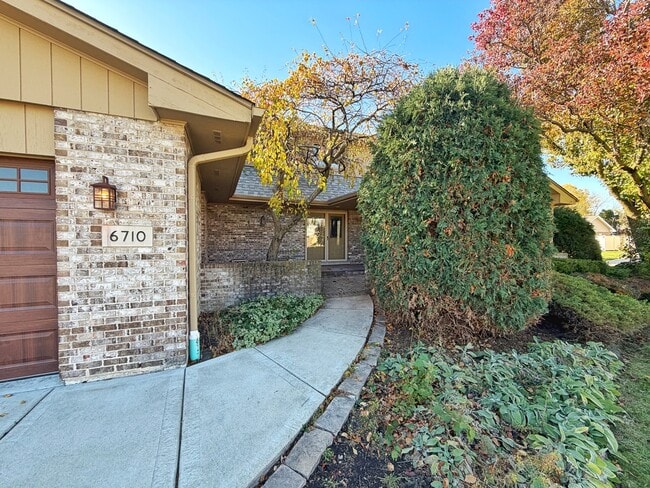 Photo - 6710 Wedgewood Ln